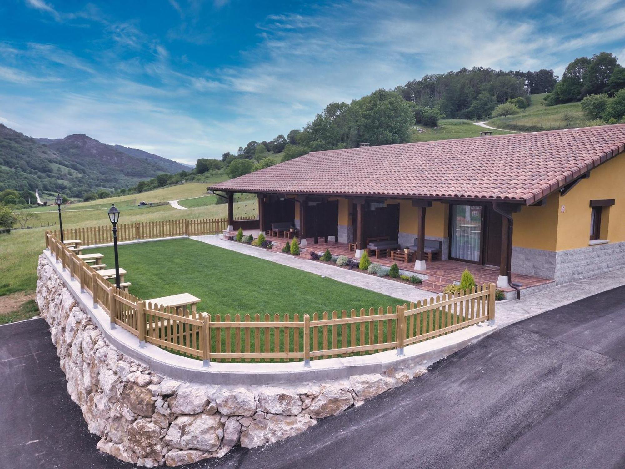 Apartamentos Fuente La Pipa Avín Exterior foto